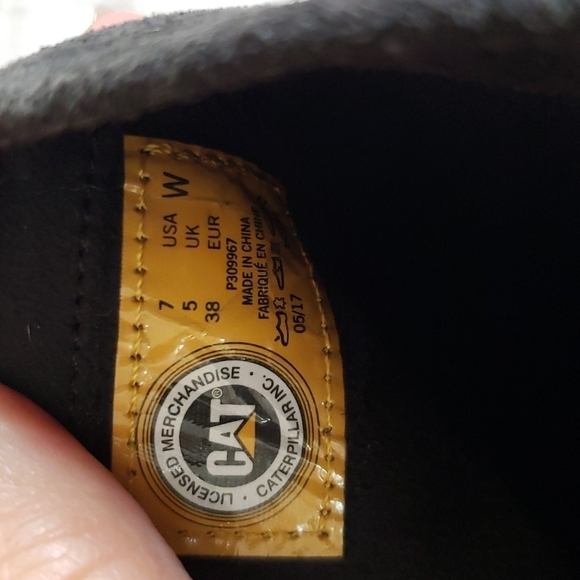 Caterpillar CAT dark gray heeled ankle booties almond toe zipper women size 7. - Picture 6 of 7